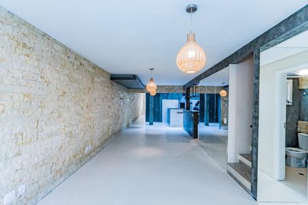 Sala de casa para alugar com 3 quartos, 180m² em Parque Sao Domingos, São Paulo