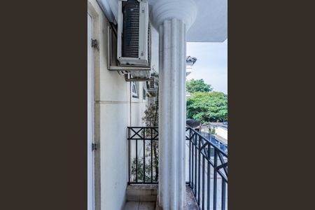 Casa de condomínio à venda com 230m², 3 quartos e 4 vagas Casa de condomínio à venda com 230m², 3 quartos e 4 vagasVaranda suite 1