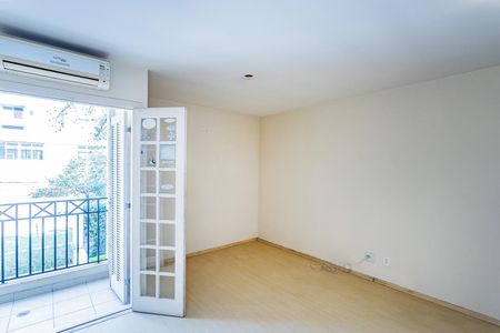Casa de condomínio à venda com 230m², 3 quartos e 4 vagas Casa de condomínio à venda com 230m², 3 quartos e 4 vagasSuite 1