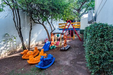 Casa de condomínio à venda com 230m², 3 quartos e 4 vagas Casa de condomínio à venda com 230m², 3 quartos e 4 vagasÁrea comum - Playground