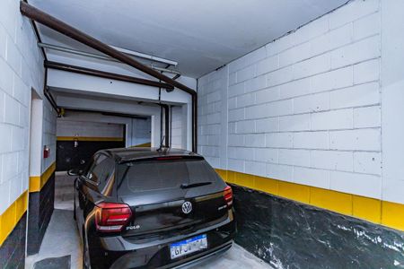 Casa de condomínio à venda com 230m², 3 quartos e 4 vagas Casa de condomínio à venda com 230m², 3 quartos e 4 vagasGaragem