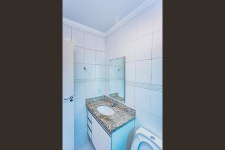 Casa de condomínio à venda com 230m², 3 quartos e 4 vagas Casa de condomínio à venda com 230m², 3 quartos e 4 vagasBanheiro suite 2