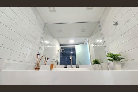 Banheiro  de kitnet/studio para alugar com 1 quarto, 31m² em Vitória, Salvador