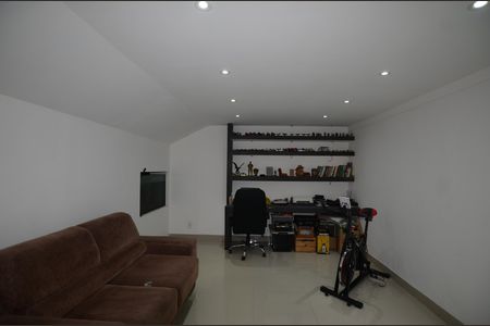 Casa à venda com 167m², 3 quartos e 2 vagasAcademia
