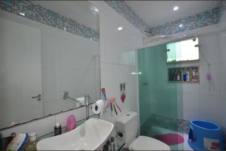 Casa à venda com 167m², 3 quartos e 2 vagasBanheiro Social