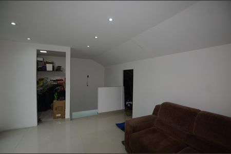 Casa à venda com 167m², 3 quartos e 2 vagasAcademia