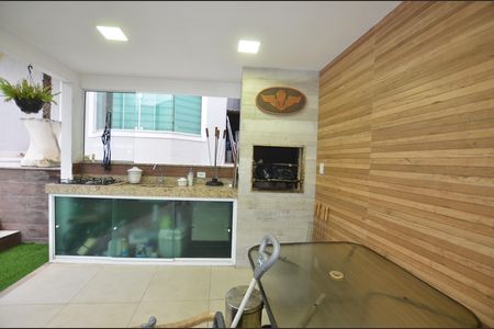 Casa à venda com 167m², 3 quartos e 2 vagasChurrasqueira