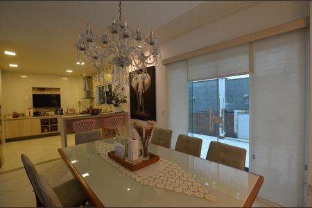 Sala de casa à venda com 3 quartos, 167m² em Vila Valqueire, Rio de Janeiro