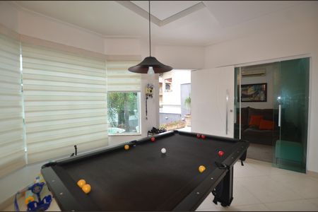 Casa à venda com 167m², 3 quartos e 2 vagasSala