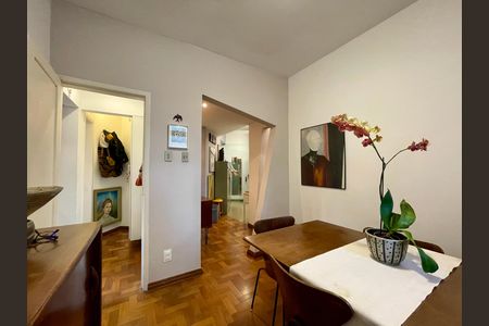 Apartamento à venda com 76m², 2 quartos e 1 vaga