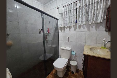 Banheiro de casa à venda com 3 quartos, 225m² em Vila Luzita, Santo André