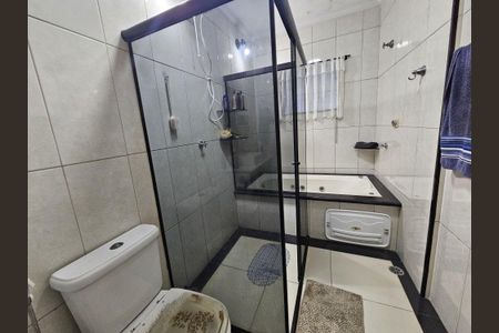 Banheiro de casa à venda com 3 quartos, 225m² em Vila Luzita, Santo André