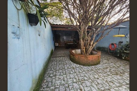 Área Externa de casa à venda com 3 quartos, 225m² em Vila Luzita, Santo André