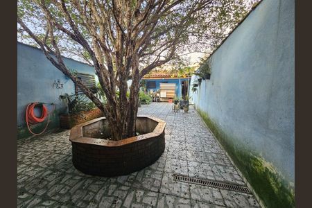 Área Externa de casa à venda com 3 quartos, 225m² em Vila Luzita, Santo André