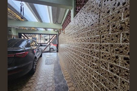 Garagem de casa à venda com 3 quartos, 225m² em Vila Luzita, Santo André