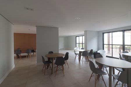 Apartamento para alugar com 37m², 2 quartos e sem vagaÁrea comum - Salão de festas