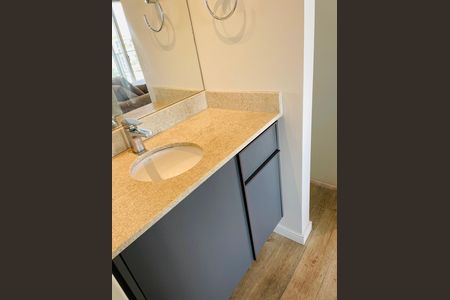 Banheiro de apartamento à venda com 1 quarto, 55m² em Vila Madalena, São Paulo