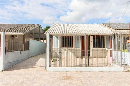 Casa à venda com 85m², 3 quartos e 2 vagas Casa à venda com 85m², 3 quartos e 2 vagasFachada