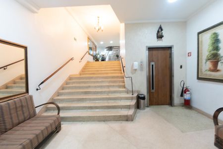 Hall de entrada de apartamento para alugar com 2 quartos, 80m² em Consolação, São Paulo