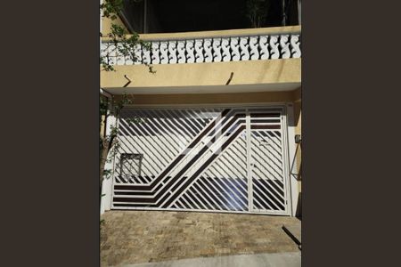 Casa à venda com 221m², 4 quartos e 2 vagas Casa à venda com 221m², 4 quartos e 2 vagasFachada