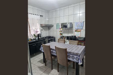 Casa à venda com 221m², 4 quartos e 2 vagas Casa à venda com 221m², 4 quartos e 2 vagasCozinha