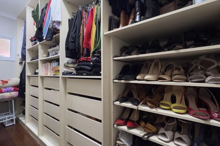 Casa à venda com 197m², 3 quartos e 2 vagasCloset da suíte