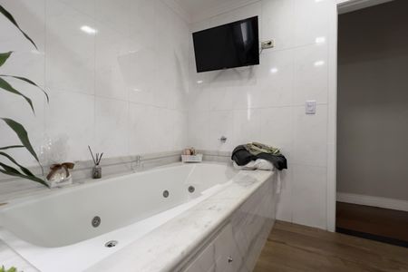 Casa à venda com 197m², 3 quartos e 2 vagasBanheiro da Suíte
