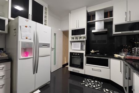 Casa à venda com 197m², 3 quartos e 2 vagasCozinha