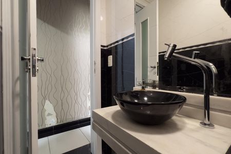 Lavabo 1 de casa à venda com 3 quartos, 197m² em Vila Moreira, Guarulhos