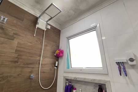 Casa à venda com 197m², 3 quartos e 2 vagasBanheiro da Suíte
