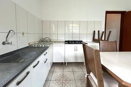 Casa para alugar com 50m², 1 quarto e 1 vaga Casa para alugar com 50m², 1 quarto e 1 vagaCozinha