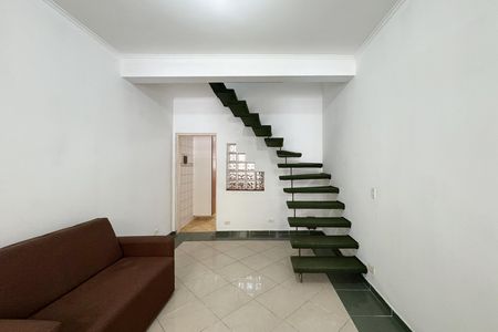 Casa à venda com 114m², 2 quartos e 2 vagas Casa à venda com 114m², 2 quartos e 2 vagasSala