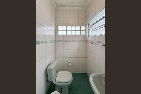 Casa à venda com 114m², 2 quartos e 2 vagas Casa à venda com 114m², 2 quartos e 2 vagasBanheiro de serviço