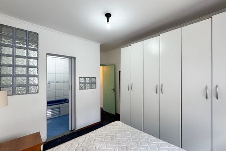 Casa à venda com 114m², 2 quartos e 2 vagas Casa à venda com 114m², 2 quartos e 2 vagasSuíte