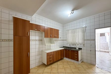 Casa à venda com 114m², 2 quartos e 2 vagas Casa à venda com 114m², 2 quartos e 2 vagasCozinha