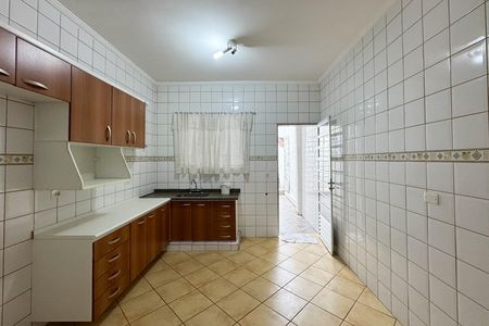 Casa à venda com 114m², 2 quartos e 2 vagas Casa à venda com 114m², 2 quartos e 2 vagasCozinha