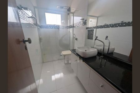 Casa à venda com 3 quartos, 198m² em Campo Grande, São Paulo