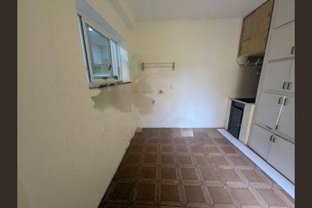 Casa à venda com 3 quartos, 198m² em Campo Grande, São Paulo