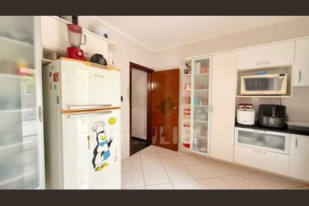 Casa à venda com 4 quartos, 187m² em Jardim Umuarama, São Paulo