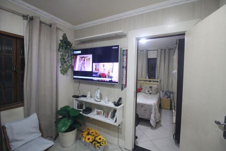 Sala de casa para alugar com 1 quarto, 55m² em Cabuís, Nilópolis