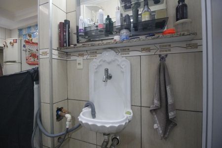 Banheiro de casa para alugar com 1 quarto, 55m² em Cabuís, Nilópolis