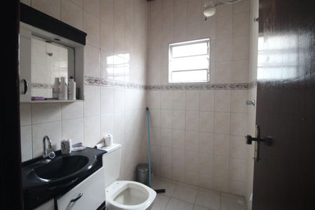 Casa à venda com 325m², 3 quartos e 3 vagasBanheiro da suíte