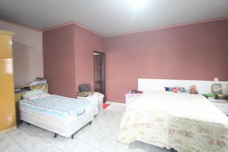 Casa à venda com 325m², 3 quartos e 3 vagasSuíte