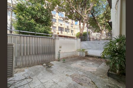 Casa à venda com 453m², 8 quartos e 1 vaga Casa à venda com 453m², 8 quartos e 1 vagaGaragem