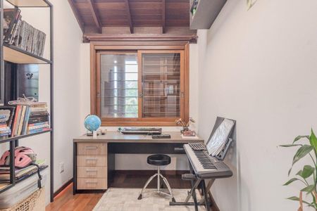 Casa para alugar com 4 quartos, 375m² em Chácara das Pedras, Porto Alegre