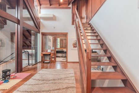Casa para alugar com 4 quartos, 375m² em Chácara das Pedras, Porto Alegre
