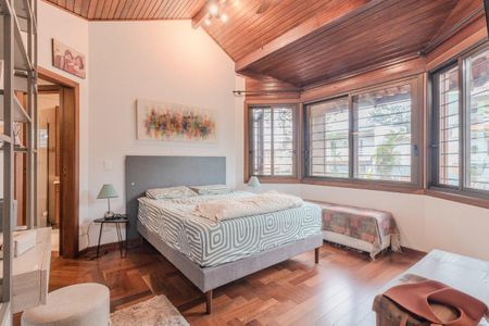 Casa para alugar com 375m², 4 quartos e 4 vagas