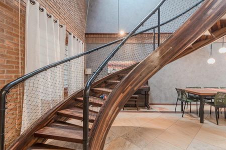 Casa para alugar com 375m², 4 quartos e 4 vagas