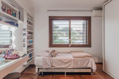 Casa para alugar com 375m², 4 quartos e 4 vagas