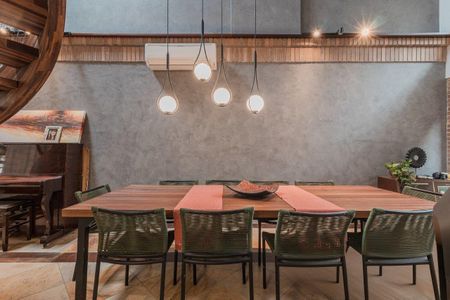 Casa para alugar com 375m², 4 quartos e 4 vagas